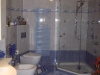 Fünfeck Dusche superflach / Rahmenlos / passend zum Bad, farbliche Badheizkörper